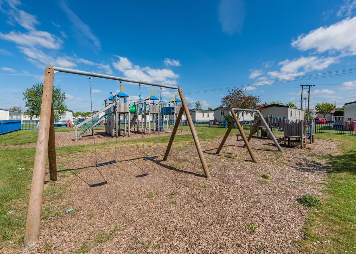 Riverside Caravan Holiday Park Bognor Regis Exterior photo